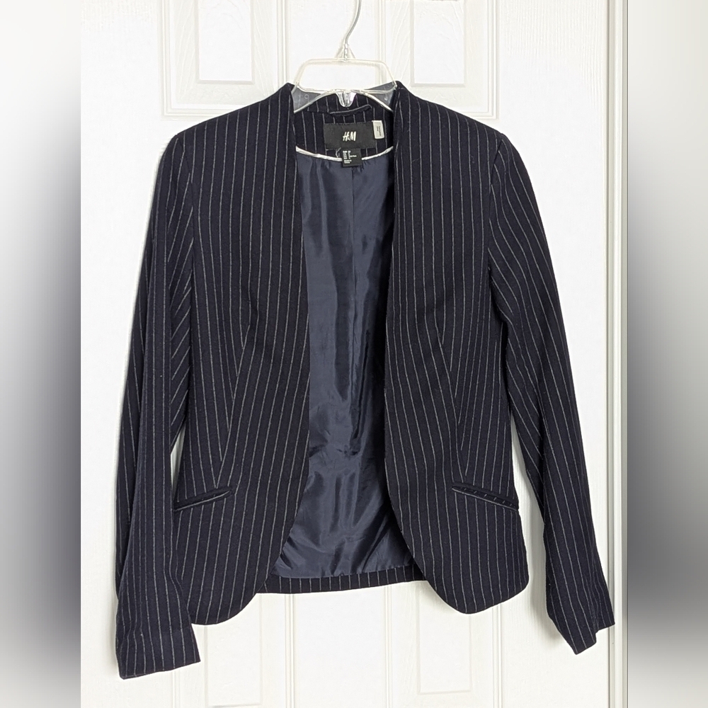 H&M Women's (Size 2) Navy/White Lined Pinstripe Blazer/Jacket